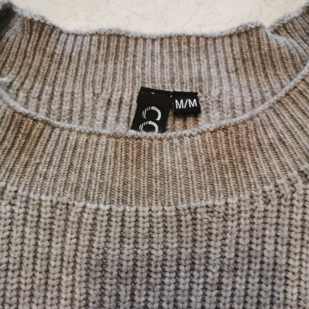Sweater - Picture 3 of 4